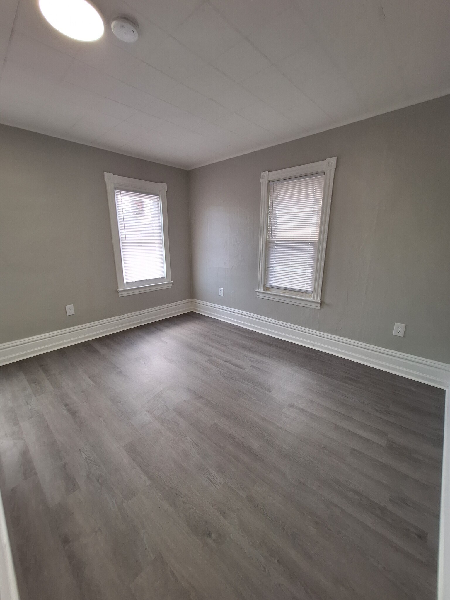 Building Photo - 326 Washington St