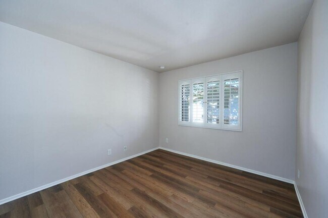 Building Photo - 667 Arroyo Oaks Dr