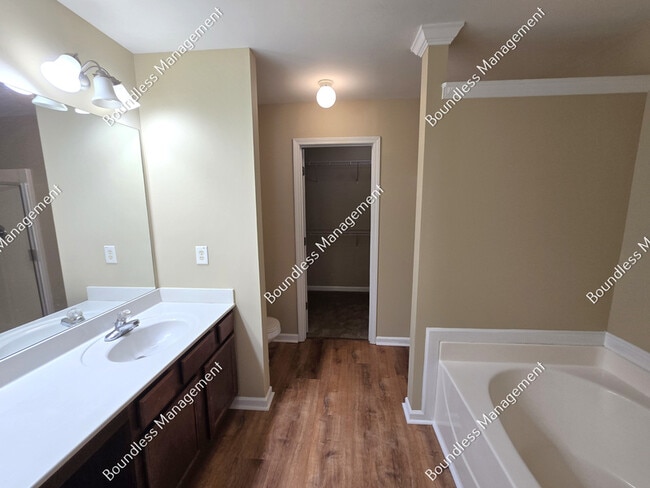 Building Photo - 1722 Coleville Oak Ln