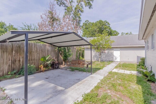 Building Photo - 5640 Coppedge Ave