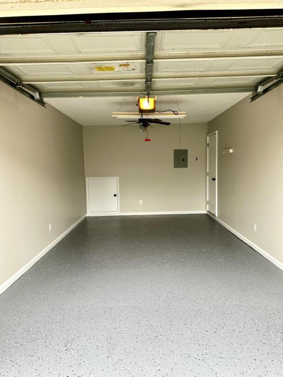 Building Photo - 3170 Achey Dr