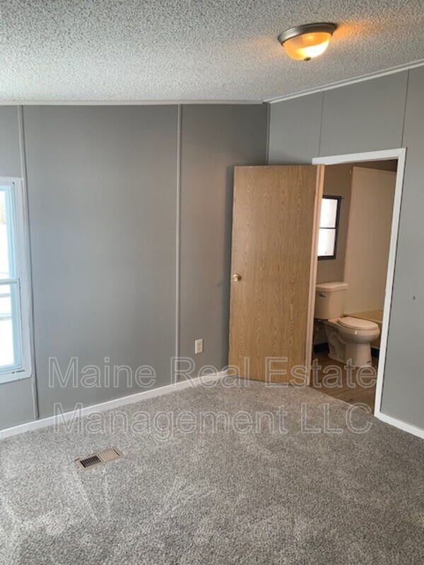 Building Photo - 35 Killdeer Dr