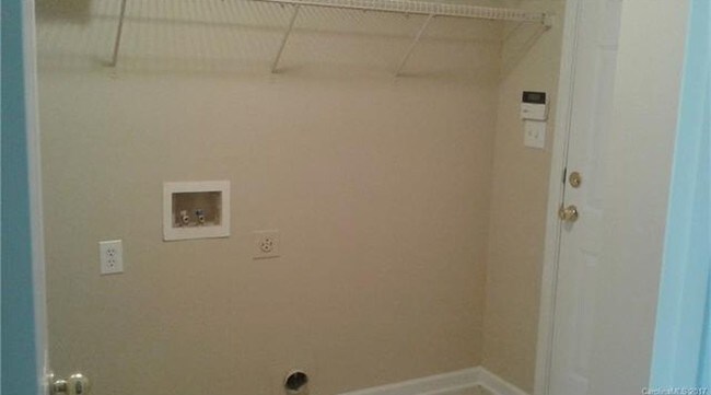 Building Photo - 1138 Stonehenge Ln