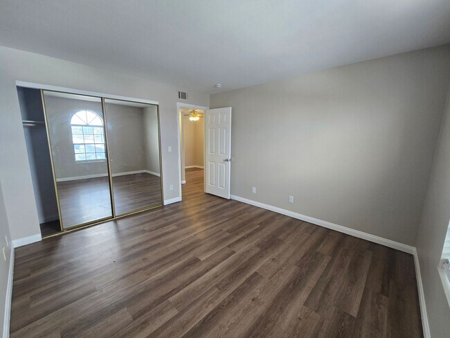 Building Photo - 2987 Juniper Hills Blvd