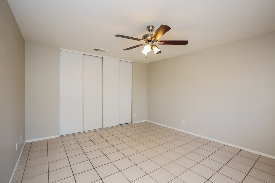 Building Photo - 865 Adobe Flat Dr