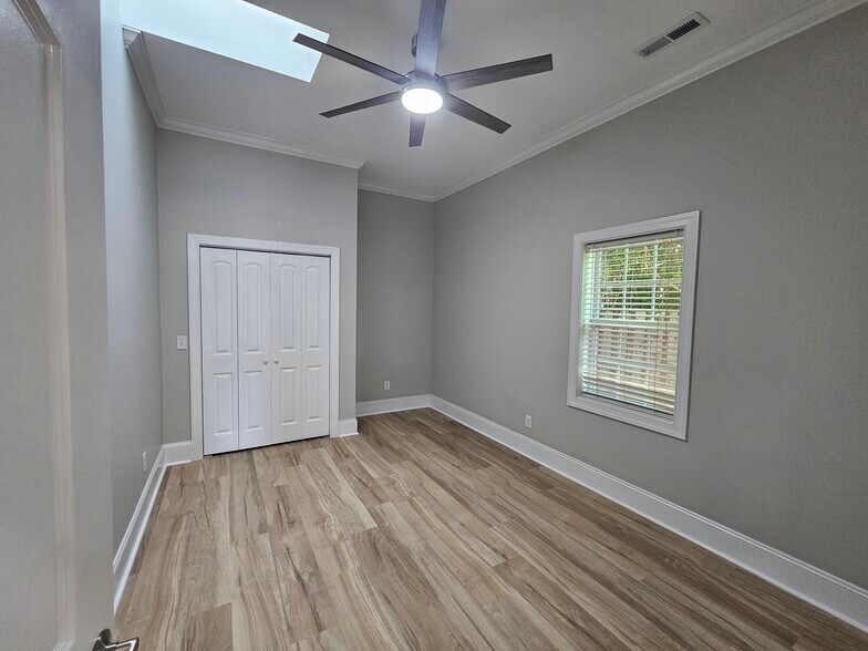 Building Photo - 621 Hadley Ct