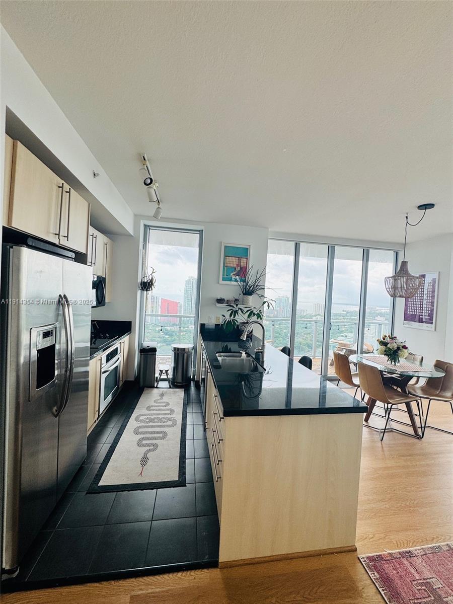 Building Photo - 79 SW 12th St