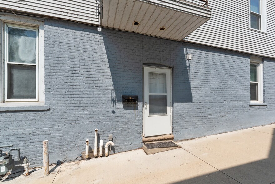 Building Photo - 1740 N Arlington Pl