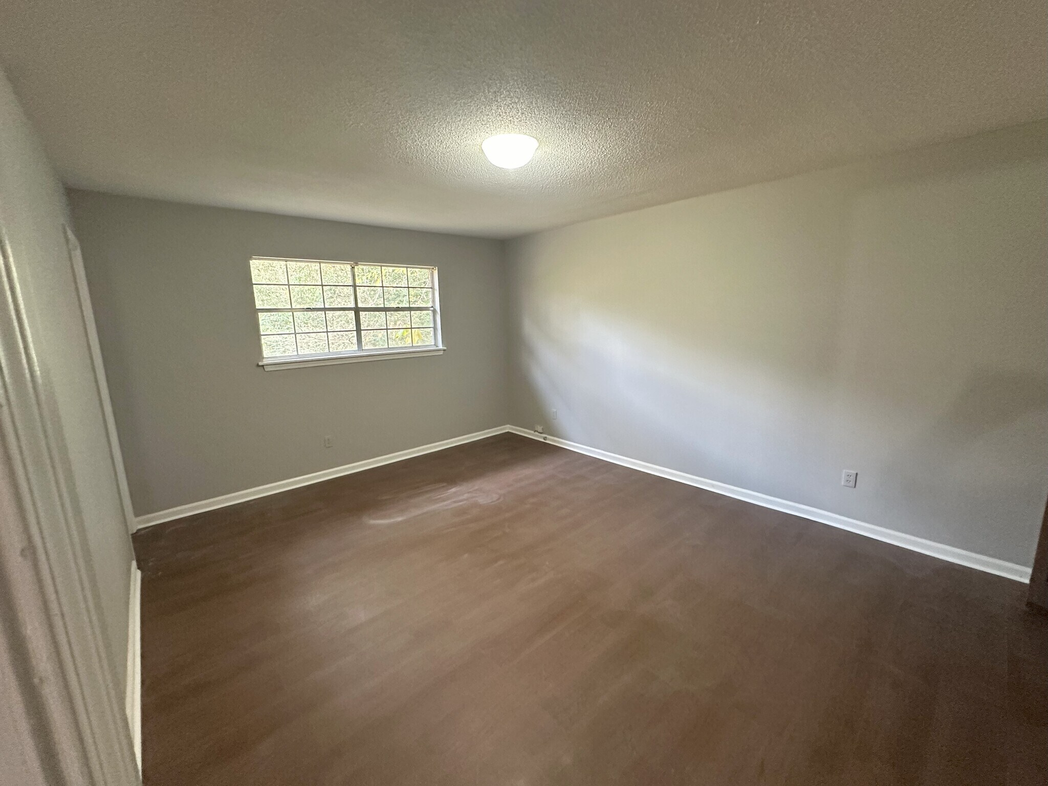 Building Photo - 3221 Westbrook Dr