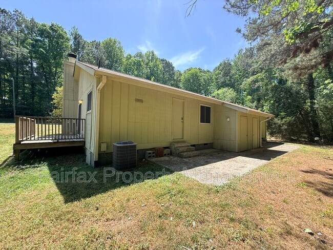 Building Photo - 475 Cedar Lake Rd