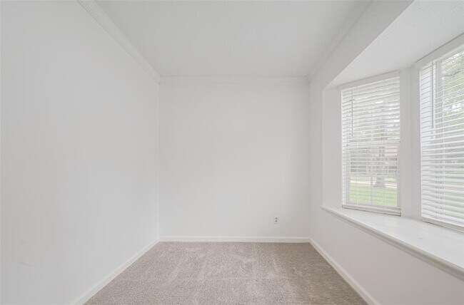 Building Photo - 5303 Lookout Mountain Dr