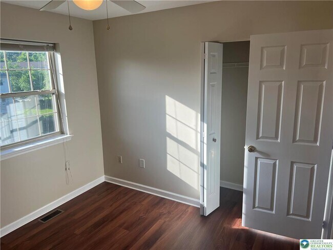 Building Photo - 3321 Carl Dr