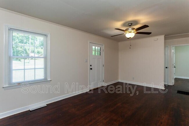 Building Photo - 1708 Dallas St