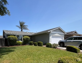 Building Photo - 341 Avenida Pinos
