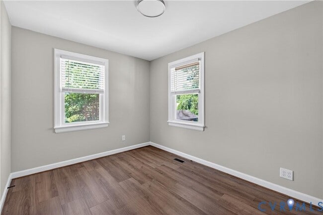 Building Photo - 1726 Westhill Rd