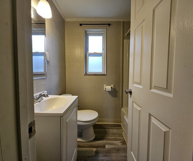 Building Photo - 855 Hamil Rd