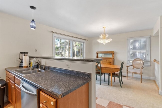 Building Photo - 270 Littleton Rd