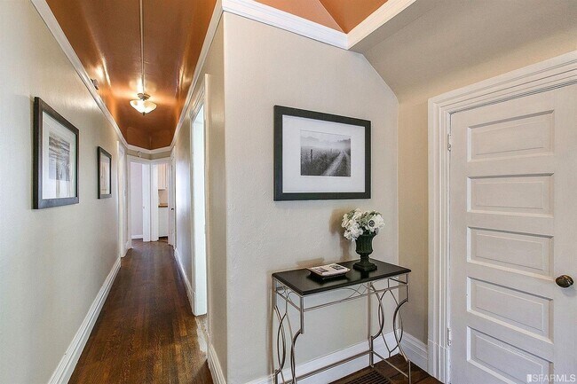 Building Photo - OPEN HOUSE WEDS 4/29 Spacious Cow Hollow 3 bedroom Condo w/remodeled kitchen, hardwood floors and...