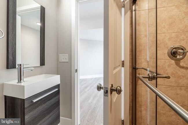 Building Photo - 421 N 39th St