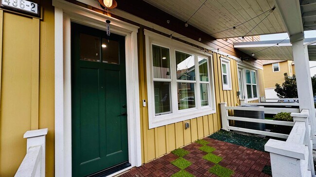 Building Photo - 436 Persimmon Cmn