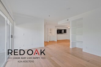 Building Photo - 939 Palm Ave