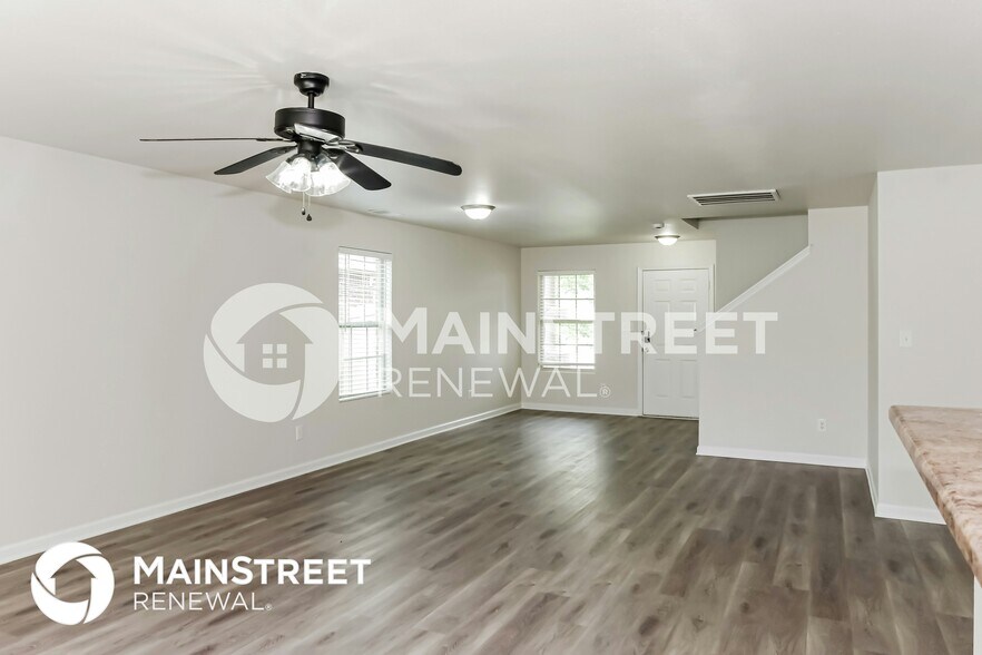 Building Photo - 120 Darrow Creek Dr