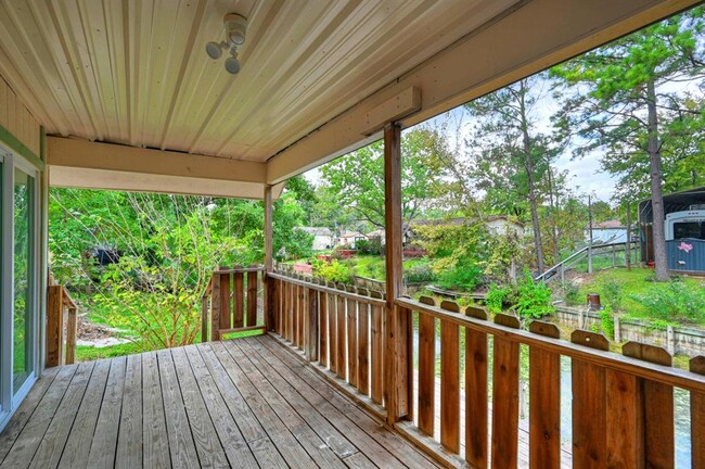 Building Photo - 9574 Darkwood St
