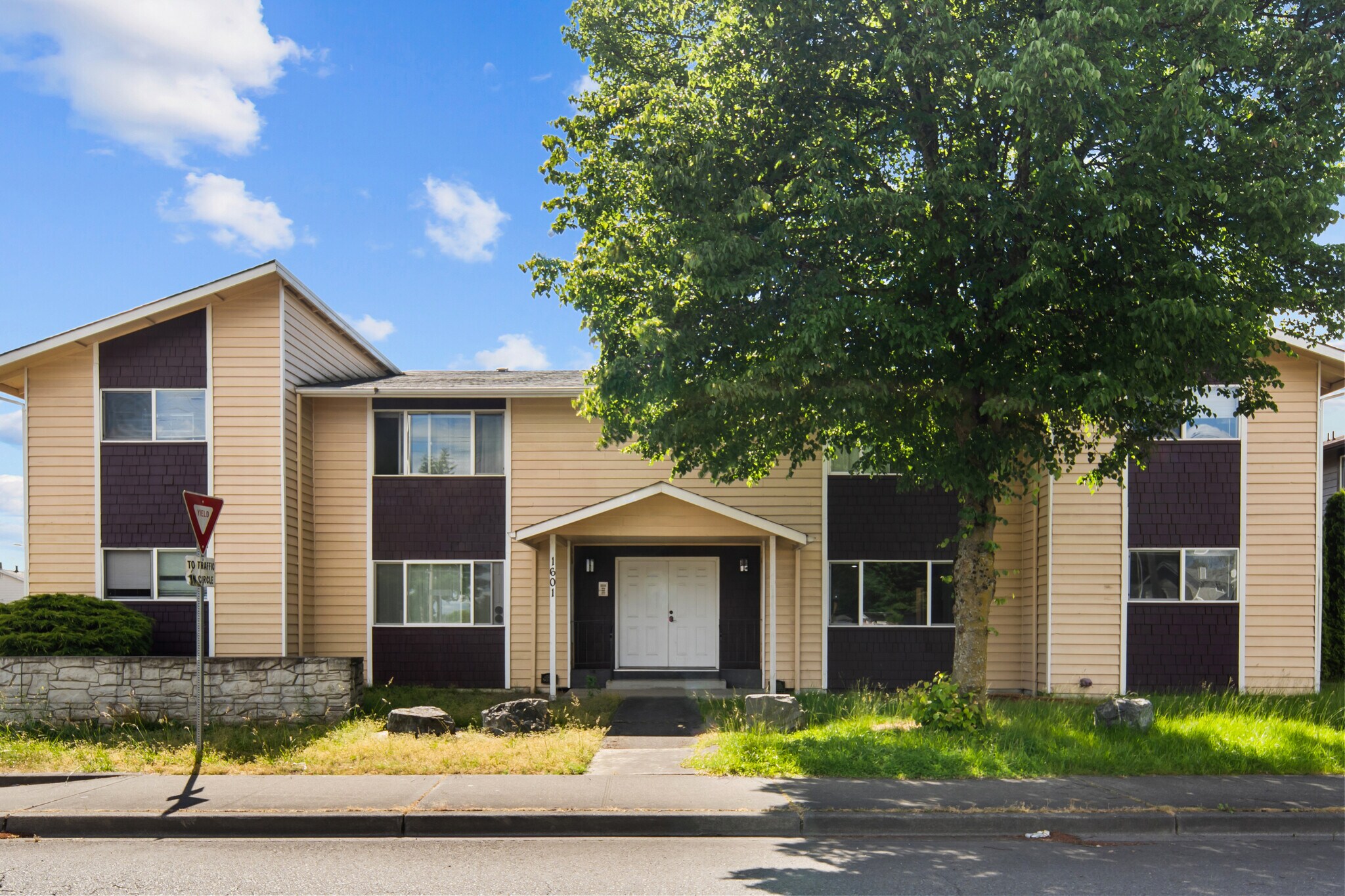 Building Photo - 1601 Norpoint Way NE