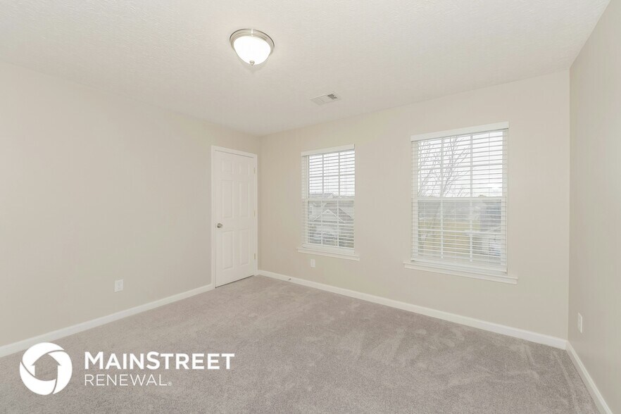 Building Photo - 204 Vintage Cir