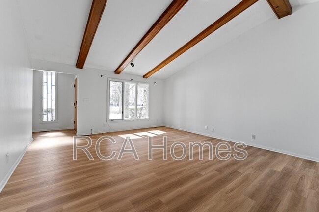 Building Photo - 423 Jenny Ln