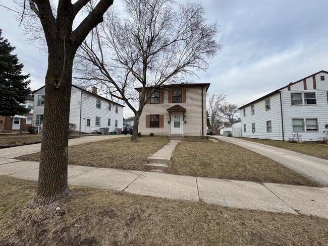 Primary Photo - 4608 W Howard Ave