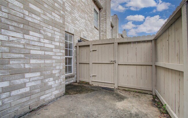 Building Photo - 3088 Holly Hall St