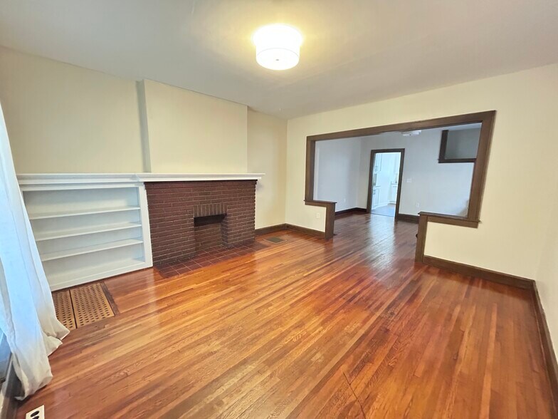 Building Photo - 183 W Pacemont Rd