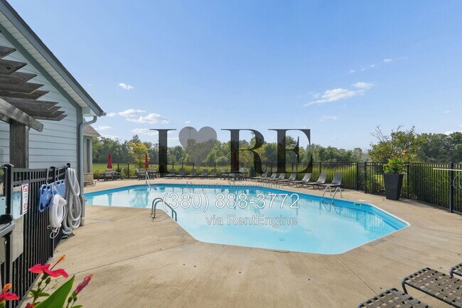 Building Photo - 600 Redwood Ln