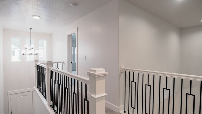 Building Photo - Beautiful 3 bedroom Townhome in Lehi Exchange community!