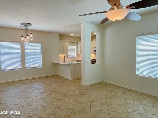 Building Photo - 3979 E Melinda Dr