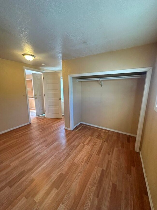 Building Photo - 1220 Martin St