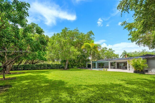 Building Photo - 15121 SW 69th Ct