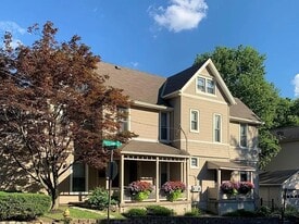 Building Photo - 2119 Grandin Rd