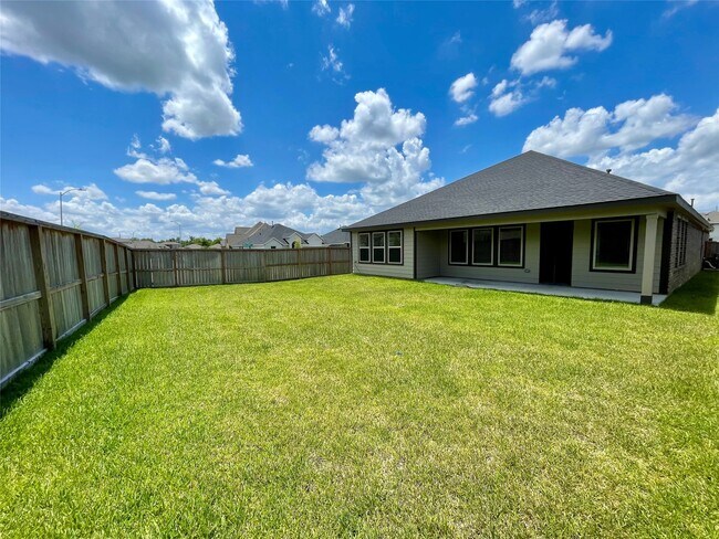 Building Photo - 17202 Coppice Oak Dr