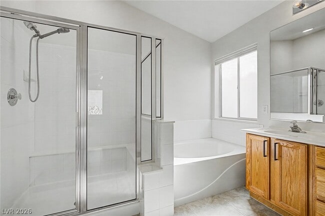 Building Photo - 3385 Wayward Ct