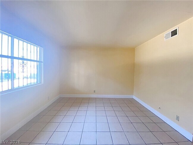 Building Photo - 894 Rhinegold Way