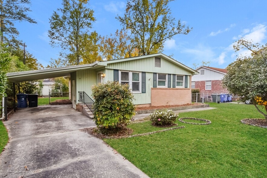 Building Photo - 35 Cavalier Ct