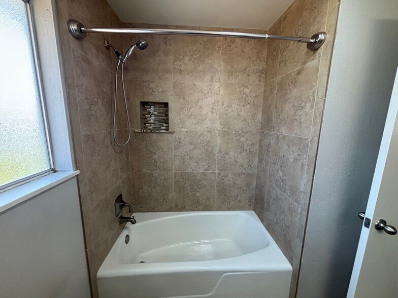 Building Photo - 23510 Rd 152