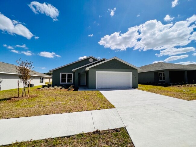 Building Photo - Stylish 3BR/2BA Home with Open Layout & Hi...