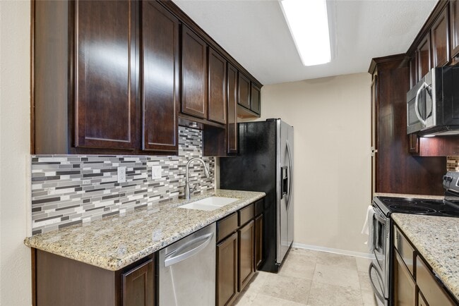 Building Photo - 1860 White Oak Dr