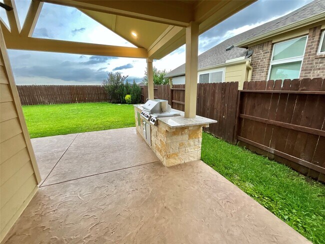 Building Photo - 26954 Mustang Retreat Ln