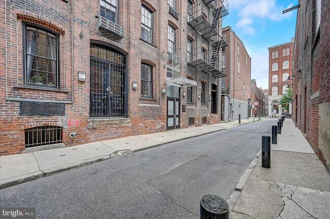 Building Photo - 205 Cuthbert St