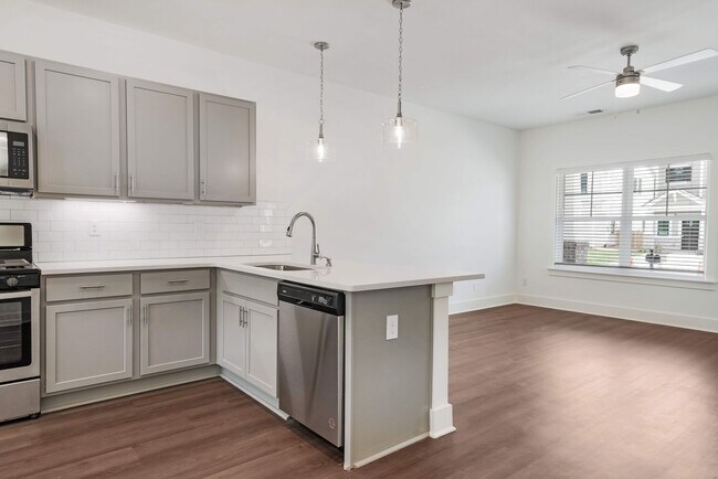 Building Photo - 121 Huntley Knl Dr