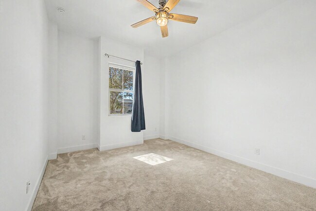 Building Photo - 13103 N 174th Dr